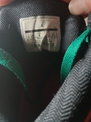 Nike Air Jordan 1 Mid SE Christmas Size 4.5y 554725-061