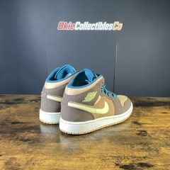 Jordan Air Jordan 1 Mid 4Y Leather Colorblock Mid-Top Sneakers DZ6333-200