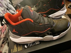 Jordan Low Top Lace-Up Basketball Sneaker Black Red White Gray