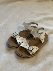 Big Kids Size 13 Maui Island White Sandals