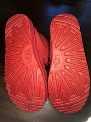 UGG Neumel II Kids Red Lace-Up Ankle Chukka Boots Size 6