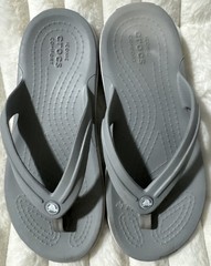 Crocs Kids Gray Thong Flip Flop Sandals | Iconic Comfort -Beach Pool Kids Size 2