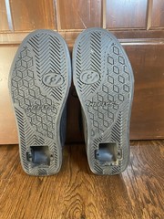 Black Heelys Youth – Size 5 – Missing Wheels