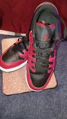 Jordan Unisex Kids Low Top Lace-Up Athletic Sneakers Black/Red Leather US 7