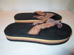 NOS Vintage 80s RAINBOW Flip Flops Two Color Yellow Blush Child Sandals 1 NEW
