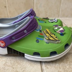 Crocs Disney Pixar’s Toy Story Buzz Classic Clogs Kids US 6 Green Shoes EBS2827