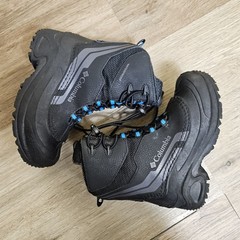 Columbia Buga Boot Plus IV Omni-Heat 400g Black Blue BY5955-010 Youth Size 1
