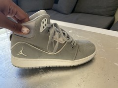 Jordan Flight 2 Gray/White Mid-Top Lace-Up Sneakers Youth 5.5Y EU38