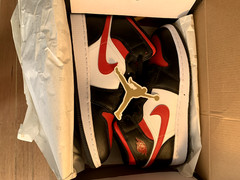 Air Jordan 1 Mid Black Fire Red (GS) — US 7Y / Women’s 8.5 — New