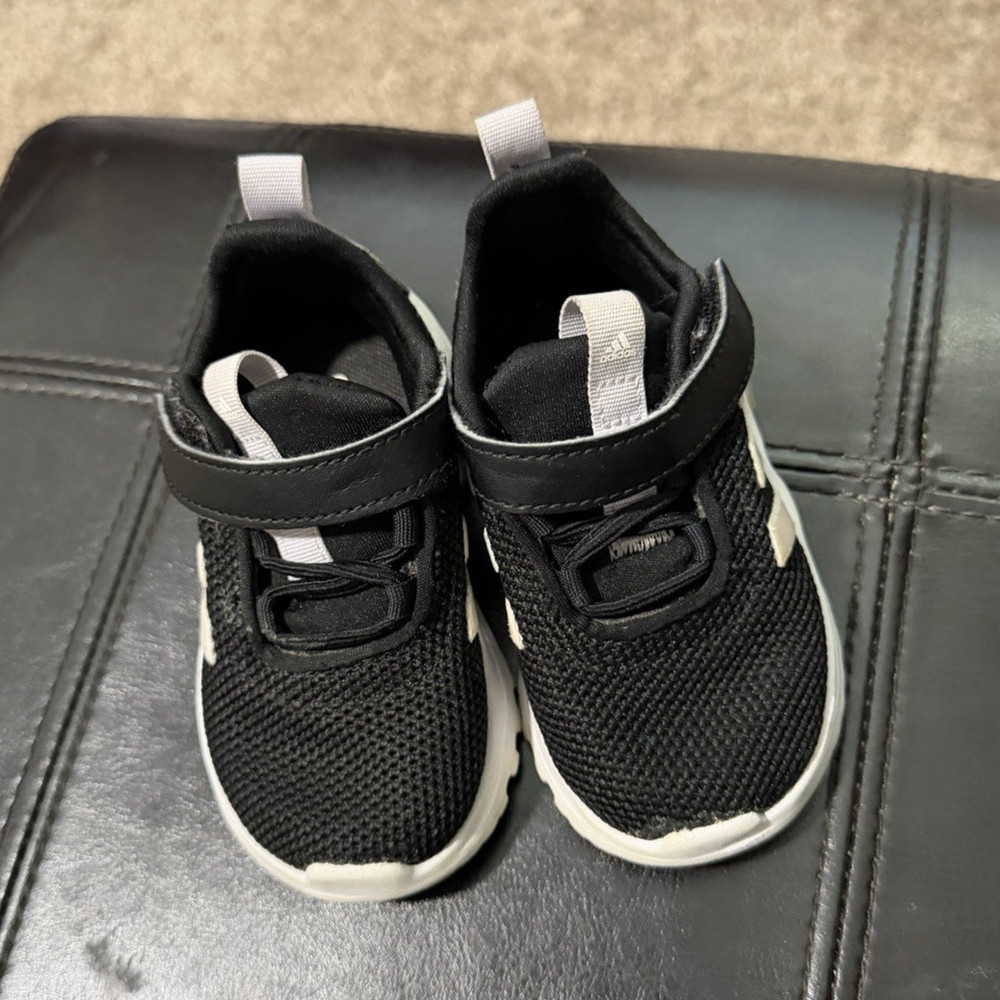adidas Cloudfoam Comfy Black/White Hook & Loop Mesh Sneakers Kids US 5K