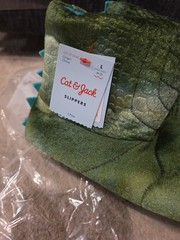 BRAND NEW WITH TAGS!! Cat and Jack DInosaur Slippers Green Blue Size: L 4-5T