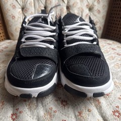 Jordan‘ Black & White Low Top Sneakers 6.5Y Breathable Mesh Synthetic