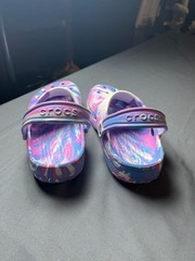 Crocs Classic Kids‘ Marbled Clog in Multi-Color/Tie-Dye Casual Bright Travel