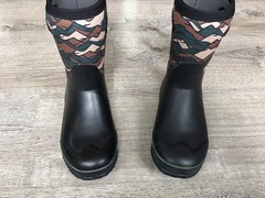 Bogs Neo-Classic Landscape Boots Kids Size 4 Black Camo Waterproof Winter 73236