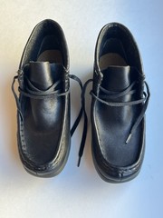 Clarks Wallabee Boot Smooth Black Leather Size 2.5 KIDS / JUNIORS