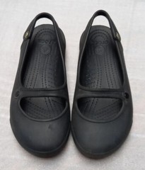 Kids Crocs Black Unisex Junior Size J 2-4 Closed Toe Shoes GUC
