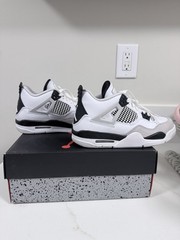 Air Jordan 4 Retro GS ‚Military Black‘ US Youth’s 5 / Good Condition
