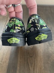 Vans x THE SIMPSONS Kids Shoes Authentic Glow In The Dark Bart Skate Size 13 EUC