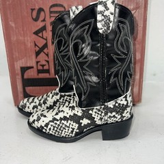 New Children’s Black And White Texas Brand Cowboy Boots. 11.5 11 1/2 D. 24-98