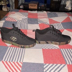 Heelys Black Camouflage Wheeled Sneakers Unisex Kids US 8 Flat