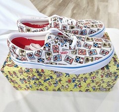 VANS Where’s Waldo? Active Lace Up Graphic White Sneakers Size 2.5 Big Kids