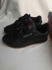 Reebok Classic Leather Sneakers Junior Size 3.5 Black Gum Sole Athletic GZ6093