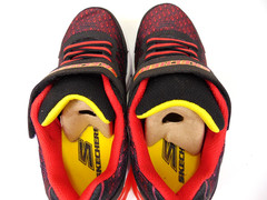 NEW! SKECHERS Kids Hook & Loop Low Top Athletic Sneakers, Size 1.0 K, Black Red