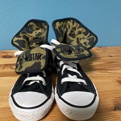 Converse All Star Chuck Taylor High Tops Canvas Black and Camo Jr size 13 Kids