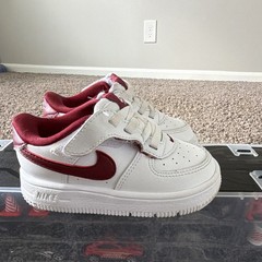 Nike Force 1 Unisex Kids Sneaker White/Red Leather Low Top Hook & Loop Sz 7
