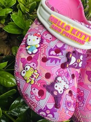Crocs Hello Kitty And Friends J2 New With Tags Fast Shipping New.