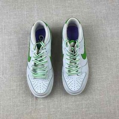2006 Nike Dunk Low “Green Bean”