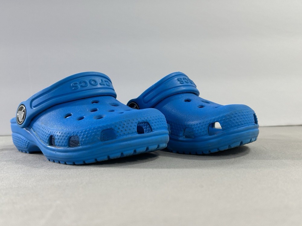 Crocs Iconic Comfort Blue Classic Clog Kids Size 8 Has Wear