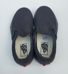 VANS: „OFF THE WALL“ Classic Slip-On Youth Shoes