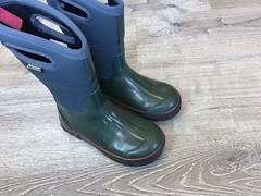 BOGS youth 4 solid navy blue lined waterproof Classic high winter snow boots