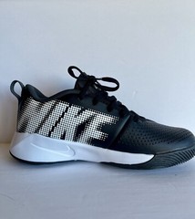Size 5 Youth- Nike Team Hustle Quick 2 Low Athletic Shoes Black/White