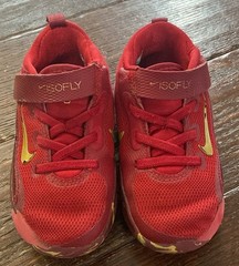 Nike IsoFly PS Red and Gold Kids Sneakers Lightweight Breathable US 8C
