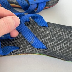 SEE CONDITION & MEASUREMENTS Vintage 70s Rainbow Stripe Beach Flip Flops Kids