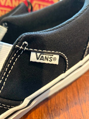 Vans – Asher Sneaker – Kids Size 5
