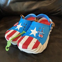 Marvel x Crocs Echo Clog Captain America Kids size 6 (crocs j6) jibbitz shown