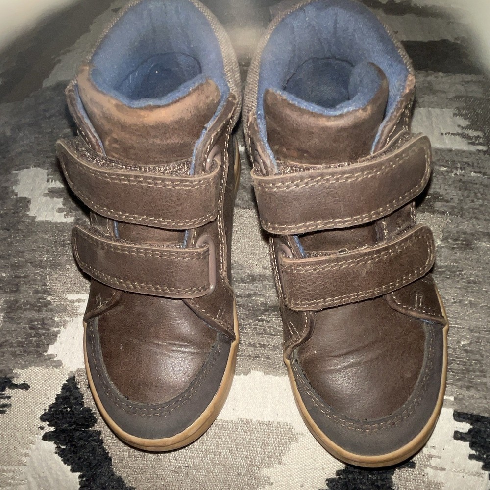 Kids Size 8 Cat & Jack Unisex Brown Hook & Loop Ankle Sneakers Faux Leather