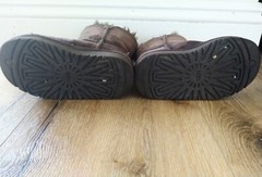 UGG Australia kids boots Bailey button (brown/size 8)