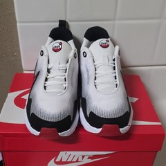 Nike Air Max Nova White University Red Black Size 5Y Womens 6.5 FN4446-100 New