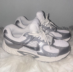 Nike Unisex Kids Low Top Athletic Sneakers White Gray Lace Up US 5.5Y HQ6411-003