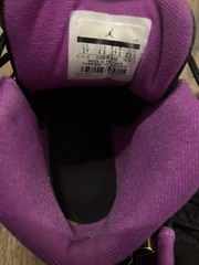 Nike Air Jordan 12 Retro Hyper Violet GS Size 9.5Y 510815-018