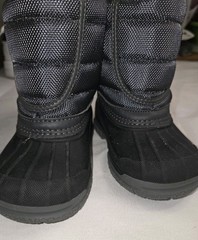 OshKosh B’Gosh Unisex-Child Splash Rain Boot Size 4M Gray And Neon Green
