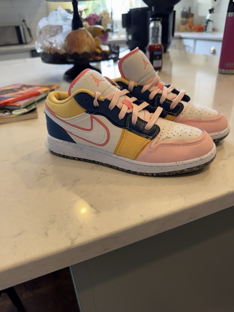 Size 6 (GS) – Jordan 1 SE Low Multi-Color Canvas