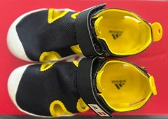 Adidas Terrex LEGO Kid’s Size 2 Black and yellow Sandals