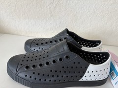 Native Jefferson Jiffy White & Black Print Waterproof Slip-On Shoes Boys 3/5 W
