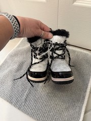 Totes Unisex Kids Snow Boot White Black Lace Up Faux Fur Snowflake Pattern