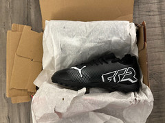 Puma Junior US 13 Future 7 Play TT Jr Style Black # 107737-02 *Damaged Box